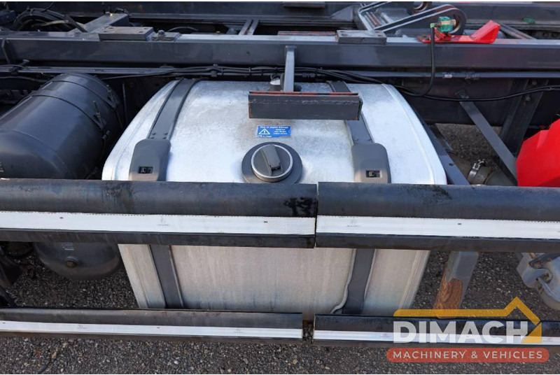 Kamion sa golom šasijom i zatvorenom kabinom Scania P230 P 230 Euro 5 6x2*4 TOP!! Retarder right hand steer: slika 18