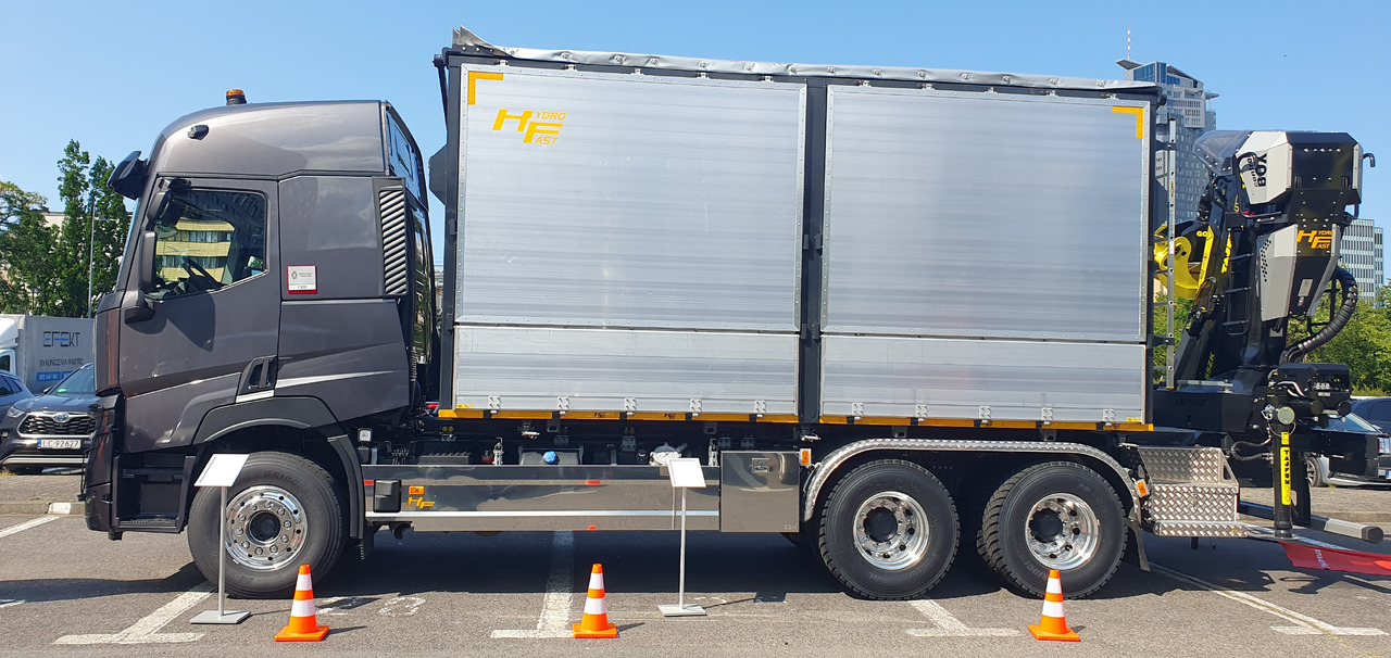 RENAULT TRUCKS CP6x4 Renault zabudowa do biomasy z żyurawiem Tajfun L155ZK/ Renault Biomass body with crane Tajfun L155ZK/ Renault Biomasse-Aufbau mit Kran Tajfun L155ZK - Šticar: slika 2 RENAULT TRUCKS CP6x4 Renault zabudowa do biomasy z żyurawiem Tajfun L155ZK/ Renault Biomass body with crane Tajfun L155ZK/ Renault Biomasse-Aufbau mit Kran Tajfun L155ZK - Šticar: slika 2