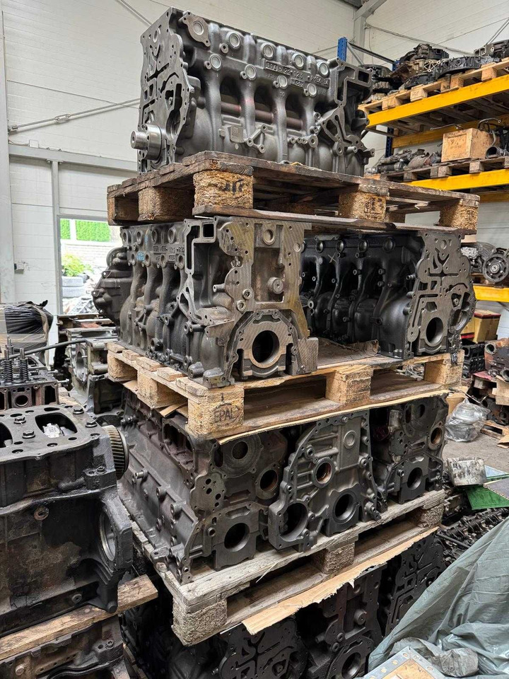 Blok Mercedes om 935 936 MTU Deutz - Motor: slika 1 Blok Mercedes om 935 936 MTU Deutz - Motor: slika 1