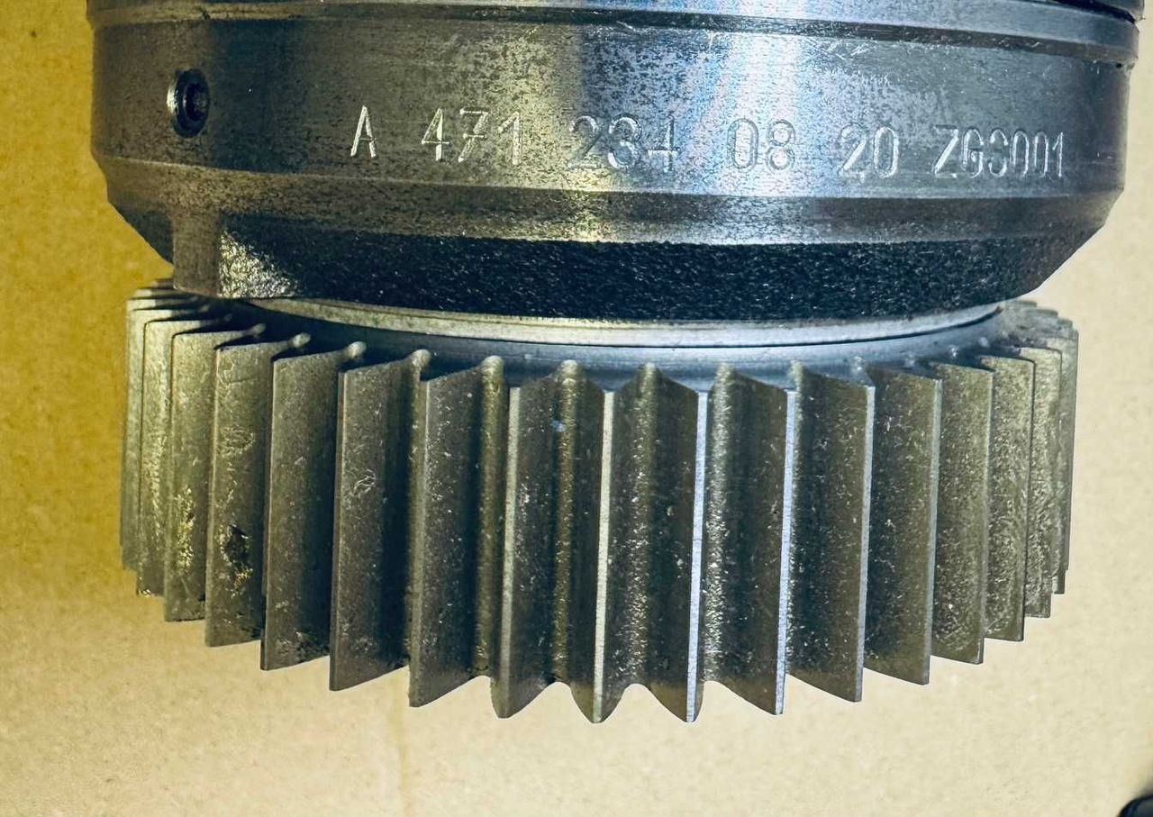 Mercedes PRZYSTAWKA odbioru mocy PTO pompy hydrauliki Setra Class 470 - Motor: slika 2 Mercedes PRZYSTAWKA odbioru mocy PTO pompy hydrauliki Setra Class 470 - Motor: slika 2