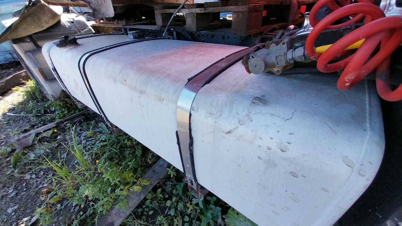 Zbiornik paliwowa bak IVECO STRALIS hiway mega e5 aluminiowy 570/600 - Rezervoar za gorivo za Kamion: slika 2 Zbiornik paliwowa bak IVECO STRALIS hiway mega e5 aluminiowy 570/600 - Rezervoar za gorivo za Kamion: slika 2