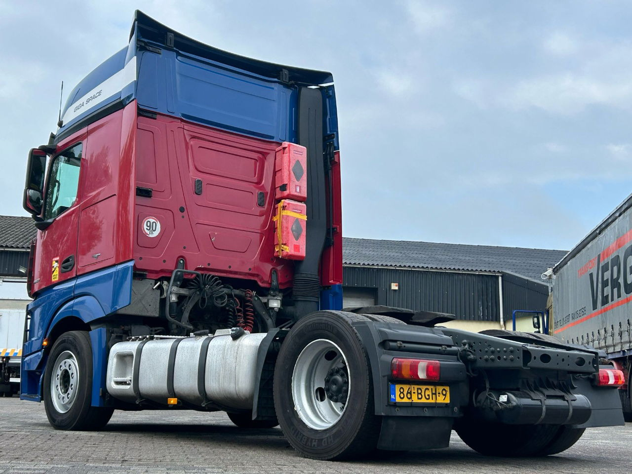 Mercedes-Benz Actros Euro 6 / BJ. 2015 / APK - Tegljač: slika 5 Mercedes-Benz Actros Euro 6 / BJ. 2015 / APK - Tegljač: slika 5