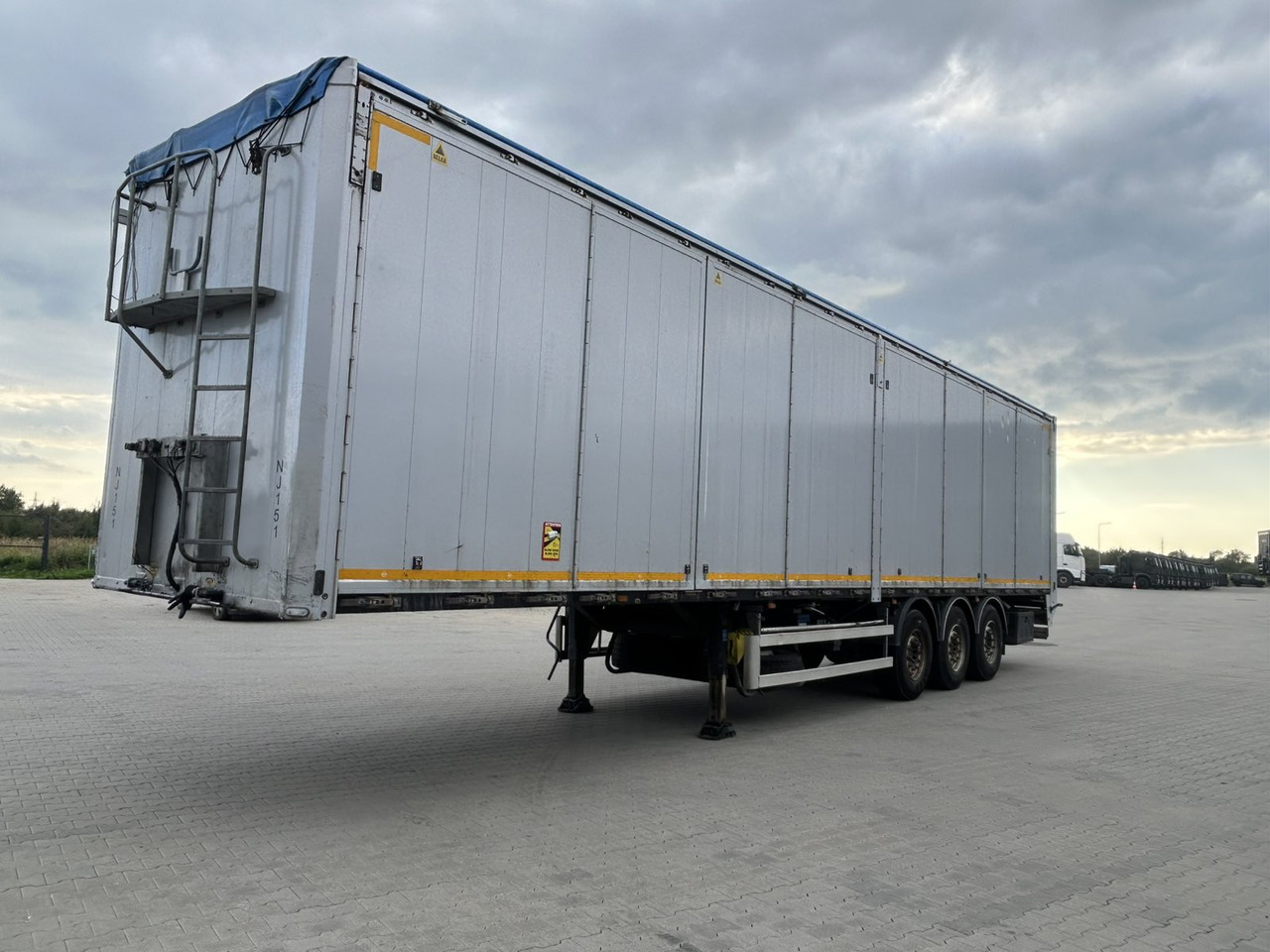 BODEX KIS 3F - Poluprikolica sa pokretnim podom: slika 1 BODEX KIS 3F - Poluprikolica sa pokretnim podom: slika 1