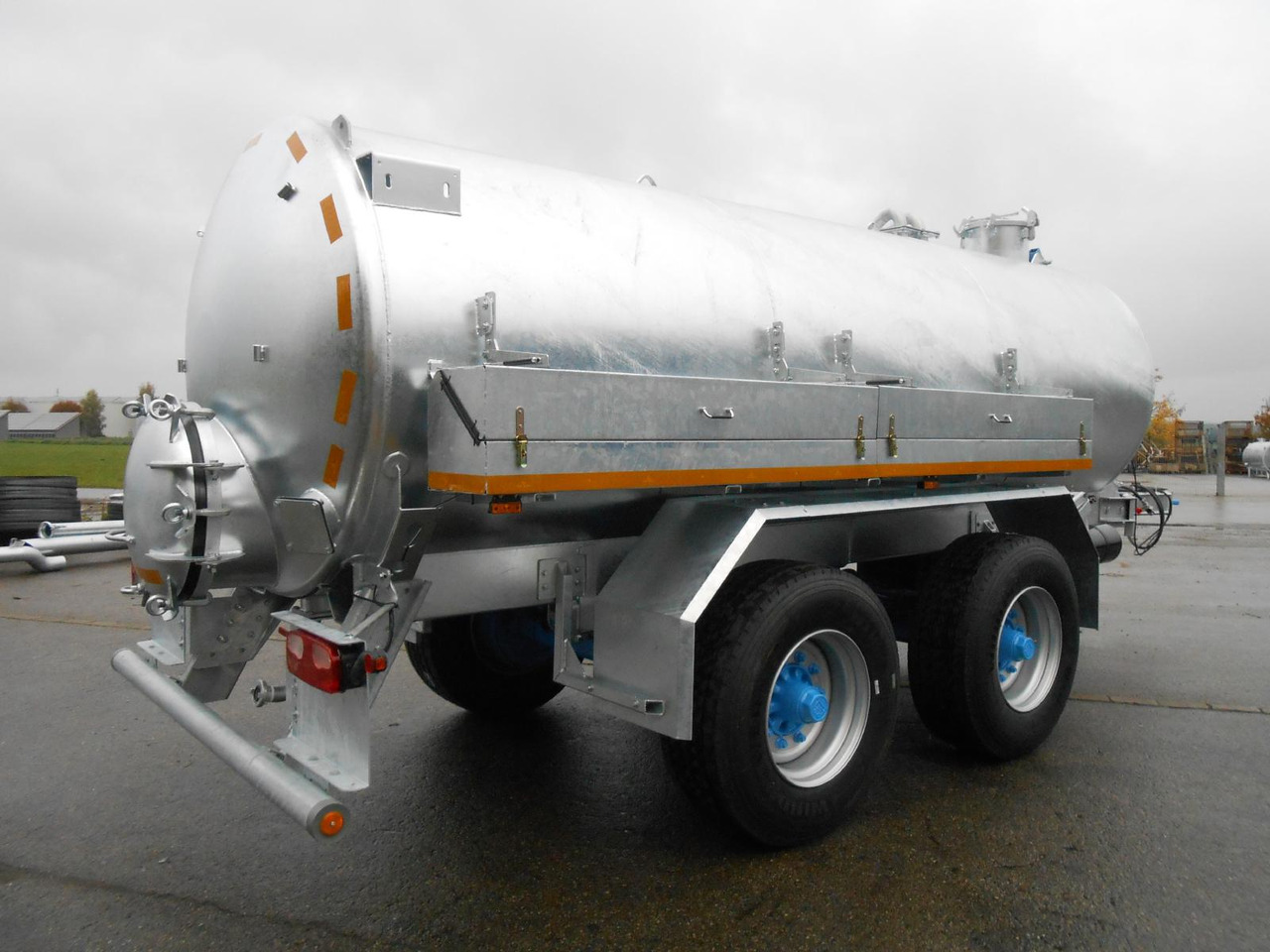 M-Vac 12000l / Wasserfass M-Vac 12000l (12m³) Wasserfass / Wassertank mit 80 km/h Zulassung - Prikolica cisterna: slika 2 M-Vac 12000l / Wasserfass M-Vac 12000l (12m³) Wasserfass / Wassertank mit 80 km/h Zulassung - Prikolica cisterna: slika 2