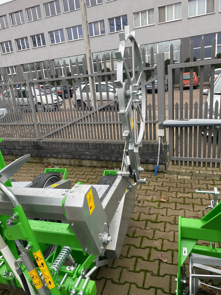 BOMET Precision seeder / Semoir de précision / Siewnik punktowy - Mašina za preciznu setvu: slika 4 BOMET Precision seeder / Semoir de précision / Siewnik punktowy - Mašina za preciznu setvu: slika 4