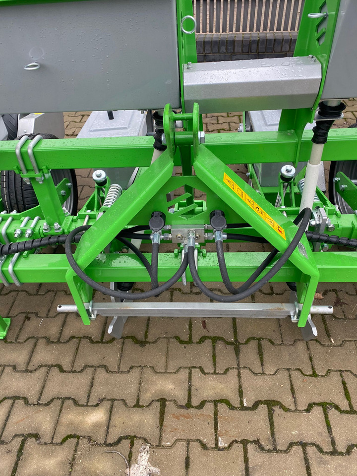 BOMET Precision seeder / Semoir de précision / Siewnik punktowy - Mašina za preciznu setvu: slika 3 BOMET Precision seeder / Semoir de précision / Siewnik punktowy - Mašina za preciznu setvu: slika 3