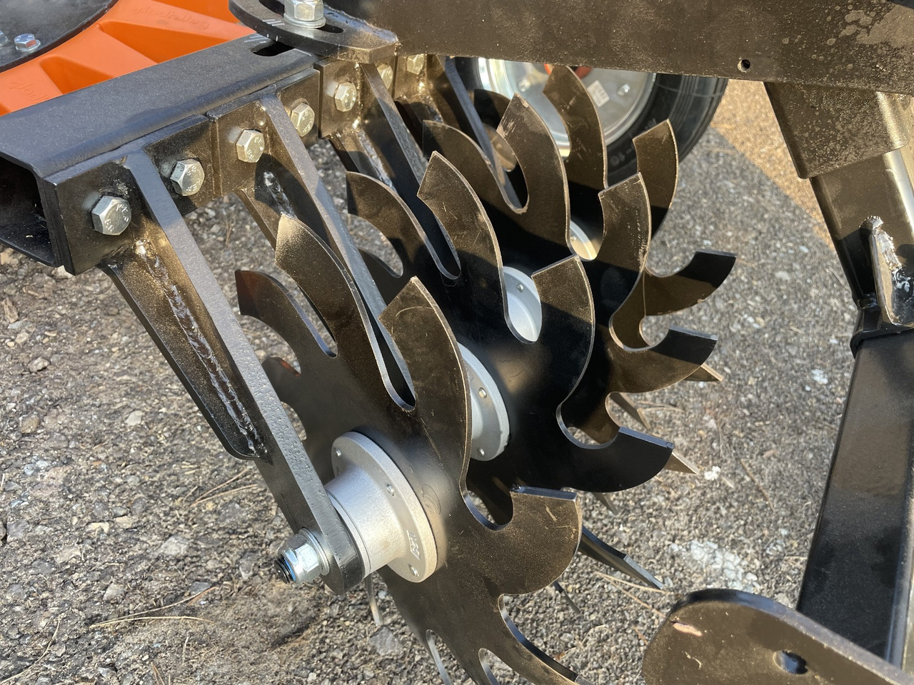 Berrypark Roll- und Fingerhacke / Orchard Weeder / Sarcleuse arboricole / Pielnik sadowniczy - Kultivator: slika 5 Berrypark Roll- und Fingerhacke / Orchard Weeder / Sarcleuse arboricole / Pielnik sadowniczy - Kultivator: slika 5