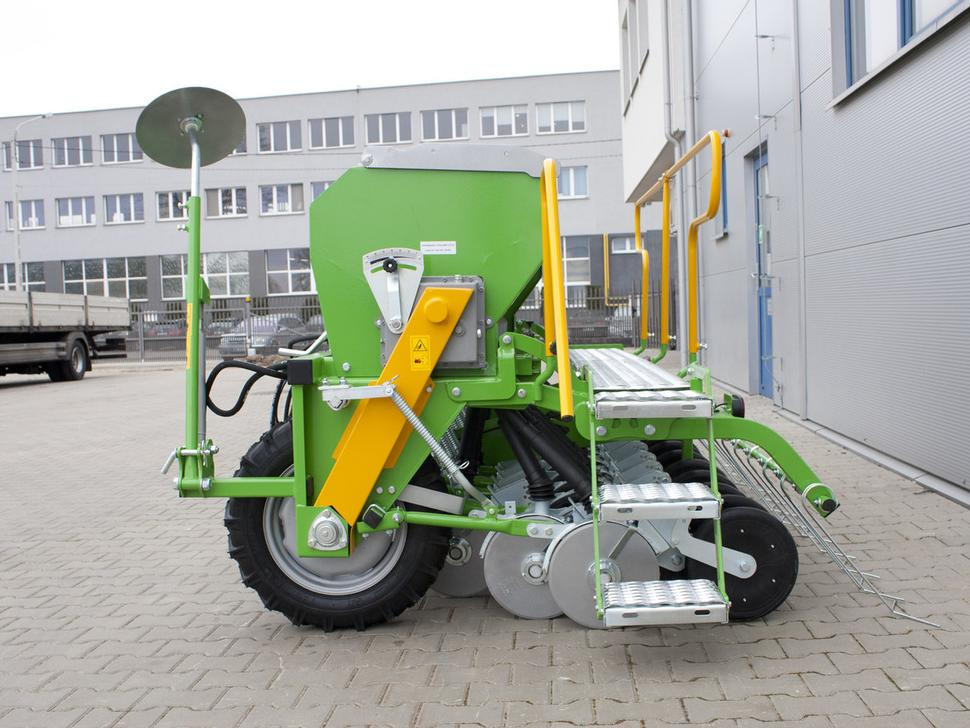 Bomet Drillmaschine / Seeder / Semoir / Seminatrice / Sembradora / Сеялка / Siewnik 3 m - Sejalica: slika 4 Bomet Drillmaschine / Seeder / Semoir / Seminatrice / Sembradora / Сеялка / Siewnik 3 m - Sejalica: slika 4