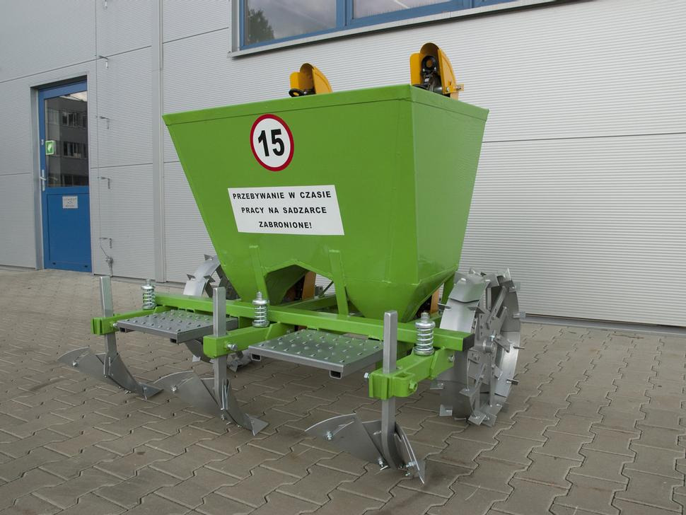 Bomet Kartoffelpflanzmaschine / Potato planter / Planteuse de pomme de terre / Piantapatate / Sadzarka ziemniaków - Sadilica za krompir: slika 2 Bomet Kartoffelpflanzmaschine / Potato planter / Planteuse de pomme de terre / Piantapatate / Sadzarka ziemniaków - Sadilica za krompir: slika 2