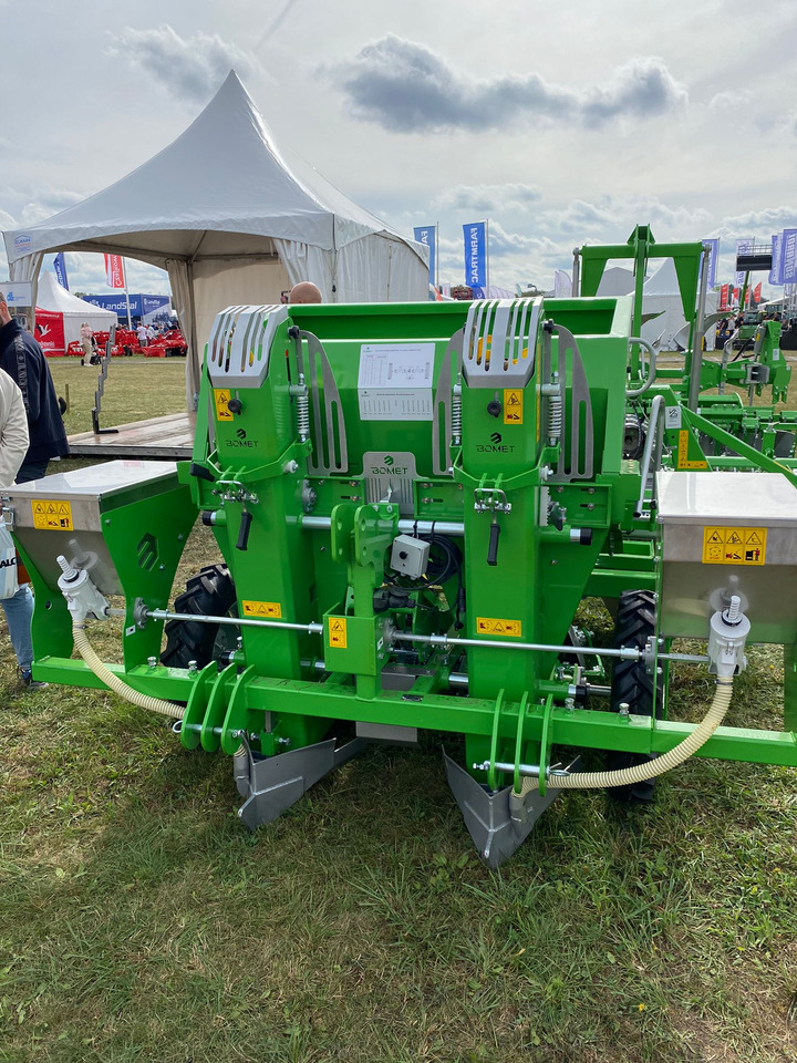 Bomet Kartoffelpflanzmaschine / Potato planter / Planteuse de pomme de terre / Piantapatate / Sadzarka ziemniaków - Sadilica za krompir: slika 1 Bomet Kartoffelpflanzmaschine / Potato planter / Planteuse de pomme de terre / Piantapatate / Sadzarka ziemniaków - Sadilica za krompir: slika 1