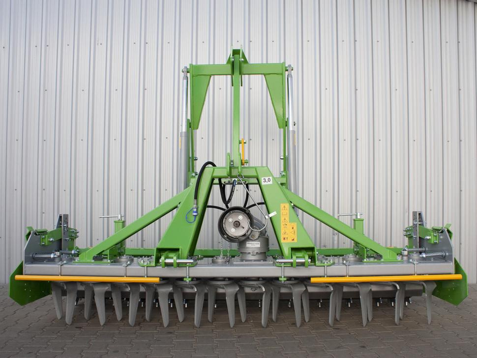 Bomet Kreiselegge / Power harrow / Herse rotative / Erpice rotante / Grada rotativa / Brona wirnikowa 3 m - Roto drljača: slika 1 Bomet Kreiselegge / Power harrow / Herse rotative / Erpice rotante / Grada rotativa / Brona wirnikowa 3 m - Roto drljača: slika 1