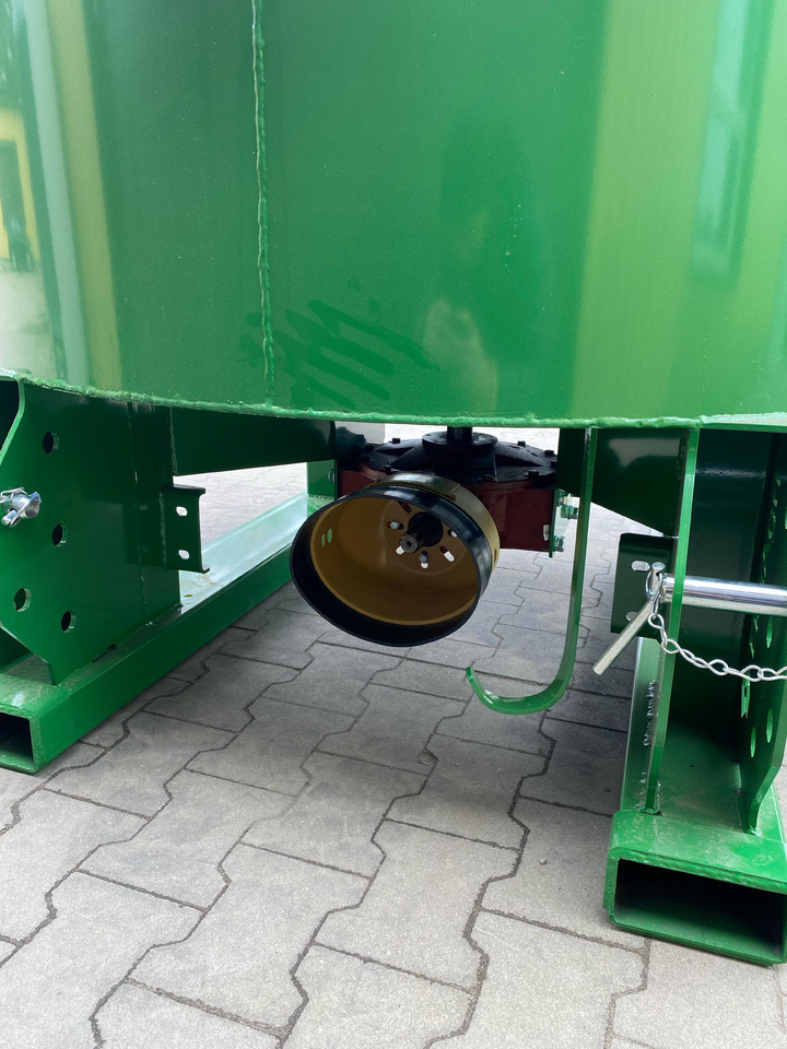 DC Betonmischer / Hydraulic concrete mixer / Malaxeur à béton hydraulique / Betoniera / Бетономешалка с гидравлическим приводом / Betoniarka hydrauliczna 800 l - Mešalica za beton: slika 4 DC Betonmischer / Hydraulic concrete mixer / Malaxeur à béton hydraulique / Betoniera / Бетономешалка с гидравлическим приводом / Betoniarka hydrauliczna 800 l - Mešalica za beton: slika 4