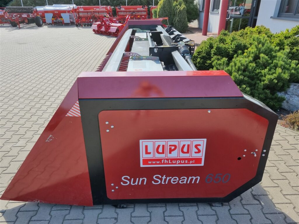 Lupus Sonnenblummenvorsatz / Sunflower harvester / Coupe à tournesol / Сosechadora / Macchina per la raccolta dei girasoli / Жатка для подсолнечника / Przystawka do słonecznika 6,5 m - Kombajn za suncokret: slika 3 Lupus Sonnenblummenvorsatz / Sunflower harvester / Coupe à tournesol / Сosechadora / Macchina per la raccolta dei girasoli / Жатка для подсолнечника / Przystawka do słonecznika 6,5 m - Kombajn za suncokret: slika 3