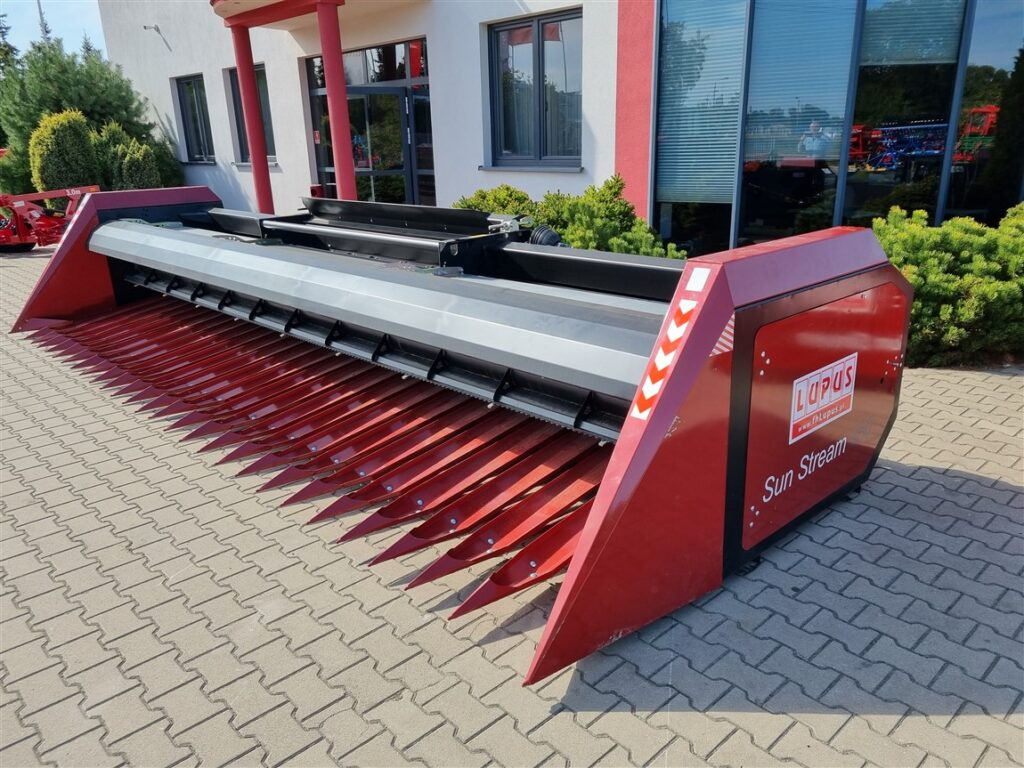 Lupus Sonnenblummenvorsatz / Sunflower harvester / Coupe à tournesol / Сosechadora / Macchina per la raccolta dei girasoli / Жатка для подсолнечника / Przystawka do słonecznika 6,5 m - Kombajn za suncokret: slika 1 Lupus Sonnenblummenvorsatz / Sunflower harvester / Coupe à tournesol / Сosechadora / Macchina per la raccolta dei girasoli / Жатка для подсолнечника / Przystawka do słonecznika 6,5 m - Kombajn za suncokret: slika 1