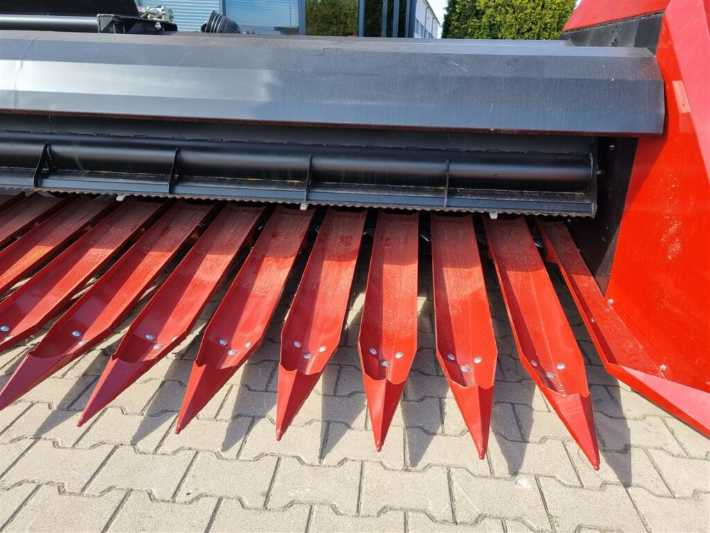 Lupus Sonnenblummenvorsatz / Sunflower harvester / Coupe à tournesol / Сosechadora / Macchina per la raccolta dei girasoli / Жатка для подсолнечника / Przystawka do słonecznika 6,5 m - Kombajn za suncokret: slika 2 Lupus Sonnenblummenvorsatz / Sunflower harvester / Coupe à tournesol / Сosechadora / Macchina per la raccolta dei girasoli / Жатка для подсолнечника / Przystawka do słonecznika 6,5 m - Kombajn za suncokret: slika 2