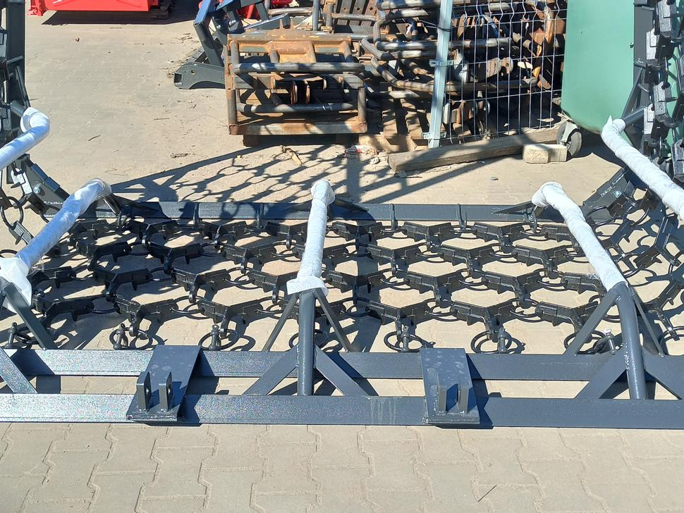 METAL-TECHNIK Wiesenegge / Meadow harrow / Herse de prairie / Strigliatrice / Полевая волокуша / Włóka łąkowa 4 m - Lančana drljača: slika 4 METAL-TECHNIK Wiesenegge / Meadow harrow / Herse de prairie / Strigliatrice / Полевая волокуша / Włóka łąkowa 4 m - Lančana drljača: slika 4
