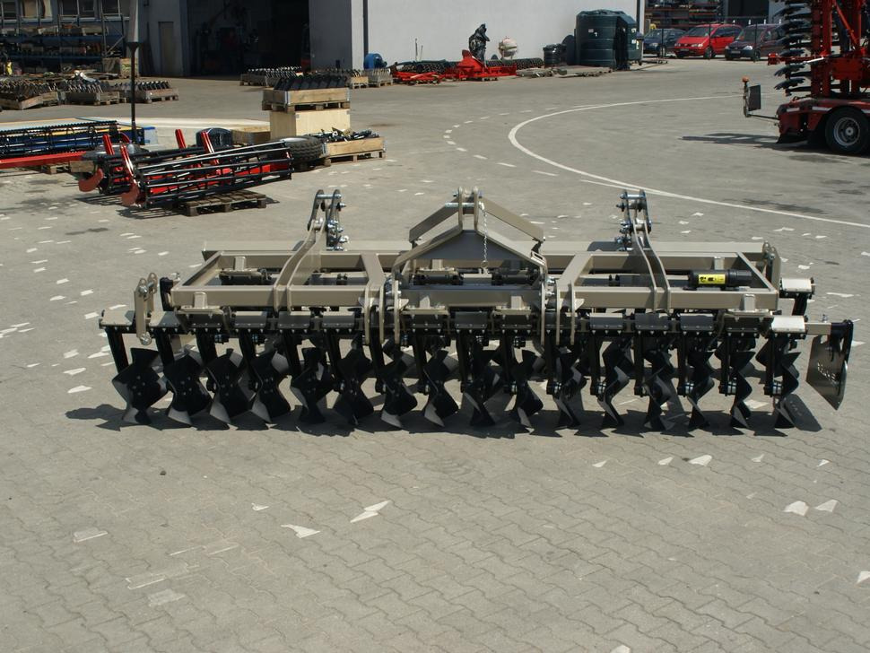 ROLEX Scheibenegge / Cross-Cutter harrow / Dechaumeur cross-cutter / Cross Cutter erpice / Борона с поперечным катком жёсткий/ Brona cross cutter sztywna 4 m - Tanjirača: slika 4 ROLEX Scheibenegge / Cross-Cutter harrow / Dechaumeur cross-cutter / Cross Cutter erpice / Борона с поперечным катком жёсткий/ Brona cross cutter sztywna 4 m - Tanjirača: slika 4