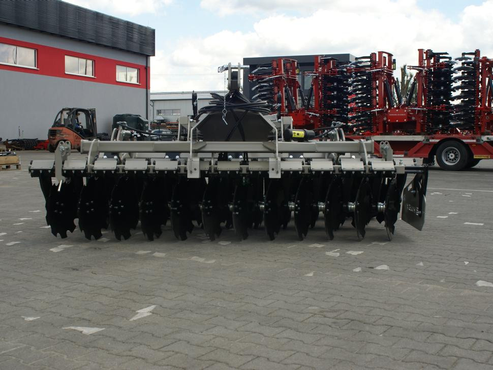 ROLEX Scheibenegge / Disc harrow with hydropack and tire roller / Dechaumeur à disques / Erpice a dischi / Дисковая борона с гидропаком и колёсным катком / Agregat talerzowy uprawowy z hydropackiem i - Tanjirača: slika 2 ROLEX Scheibenegge / Disc harrow with hydropack and tire roller / Dechaumeur à disques / Erpice a dischi / Дисковая борона с гидропаком и колёсным катком / Agregat talerzowy uprawowy z hydropackiem i - Tanjirača: slika 2