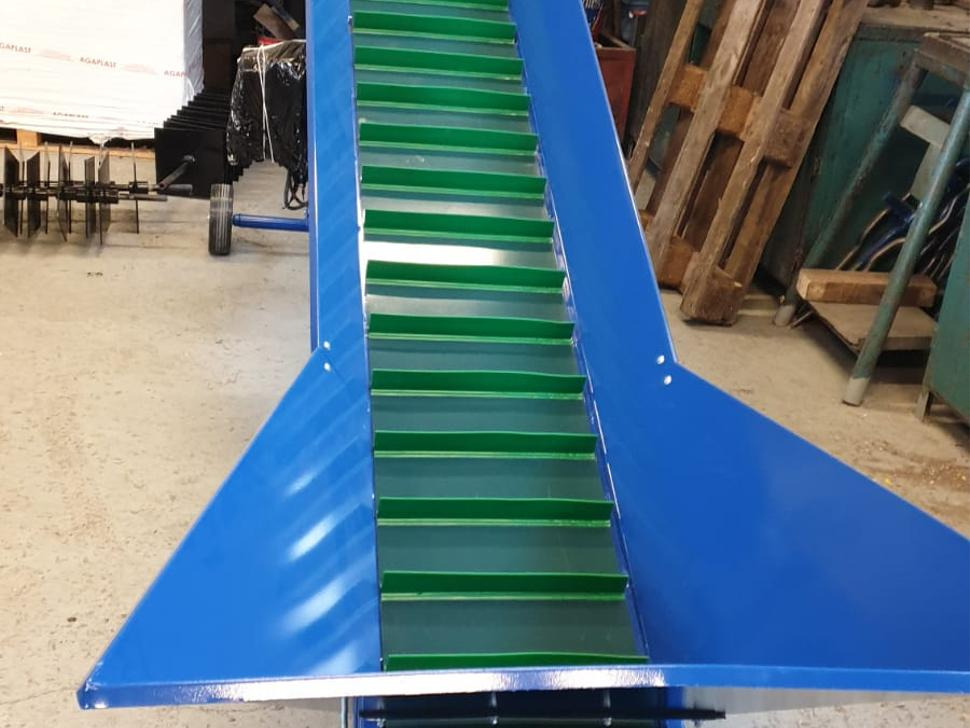 ROLMET Förderband / Belt conveyor / Convoyeur à tapis / Przenośnik taśmowy / Trasportatore a nastro / Конвейер ленточный / Przenośnik taśmowy PT - 1/3R - Trakasti transporter: slika 3 ROLMET Förderband / Belt conveyor / Convoyeur à tapis / Przenośnik taśmowy / Trasportatore a nastro / Конвейер ленточный / Przenośnik taśmowy PT - 1/3R - Trakasti transporter: slika 3