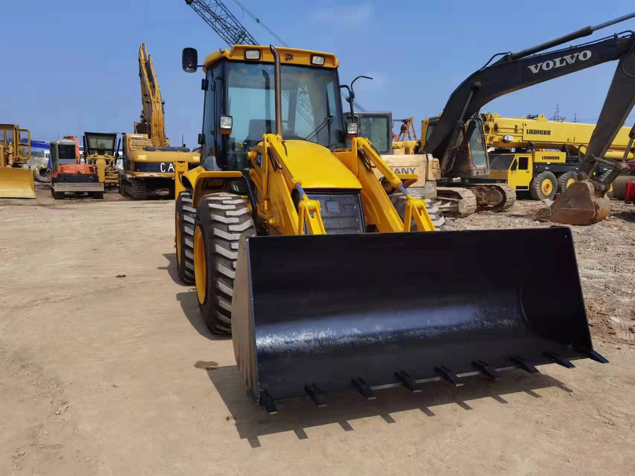 JCB 4CX SOLD OUT!!! - Bager utovarivač: slika 2 JCB 4CX SOLD OUT!!! - Bager utovarivač: slika 2