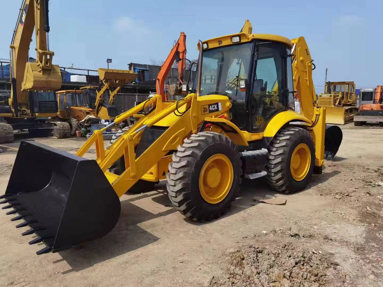 JCB 4CX SOLD OUT!!! - Bager utovarivač: slika 1 JCB 4CX SOLD OUT!!! - Bager utovarivač: slika 1