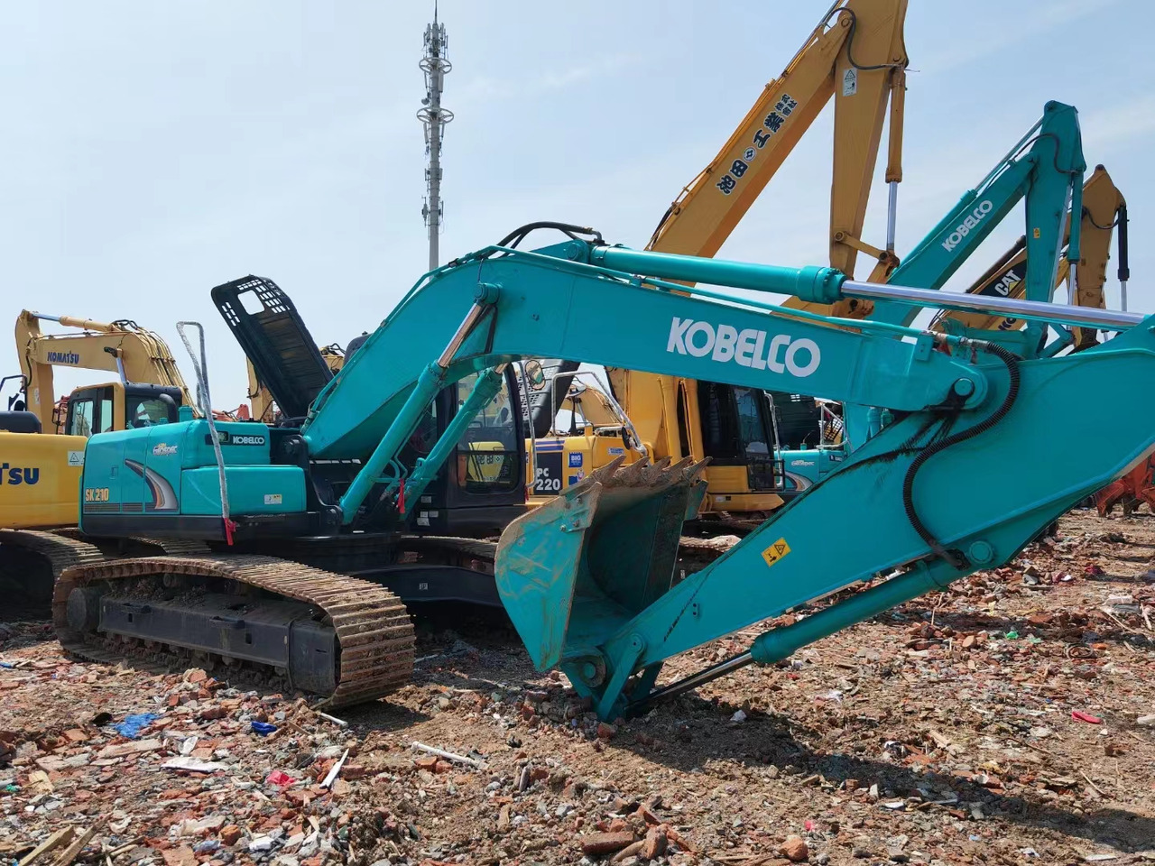 KOBELCO SK210-8 - Bager guseničar: slika 2 KOBELCO SK210-8 - Bager guseničar: slika 2