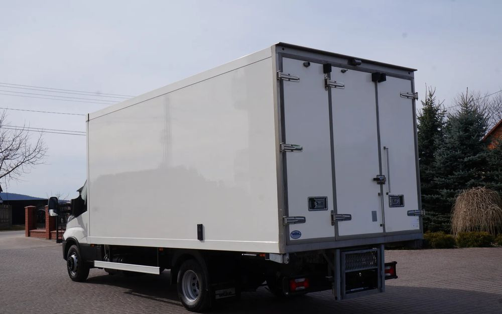 Iveco DAILY 70c17 CHŁODNIA 5 m Thermo king V-500 MAX Wzorowy Stan - Hladnjača: slika 4 Iveco DAILY 70c17 CHŁODNIA 5 m Thermo king V-500 MAX Wzorowy Stan - Hladnjača: slika 4