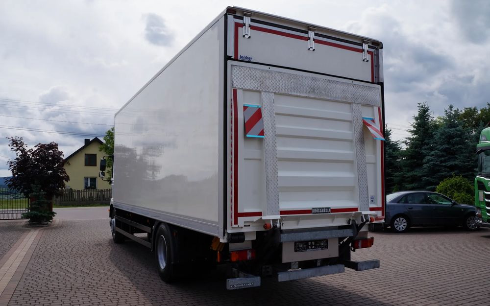 MAN TGM 18.250 / 18.290 EURO 6 KONTENER 19 PALET ŁAD. 9800 KG WINDA - Kamion sa zatvorenim sandukom: slika 3 MAN TGM 18.250 / 18.290 EURO 6 KONTENER 19 PALET ŁAD. 9800 KG WINDA - Kamion sa zatvorenim sandukom: slika 3