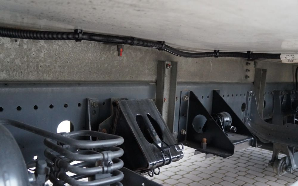 Mercedes-Benz ATEGO 1318 EURO 5 RAMA DO ZABUDOWY MANUAL 1322 - Kamion sa golom šasijom i zatvorenom kabinom: slika 4 Mercedes-Benz ATEGO 1318 EURO 5 RAMA DO ZABUDOWY MANUAL 1322 - Kamion sa golom šasijom i zatvorenom kabinom: slika 4