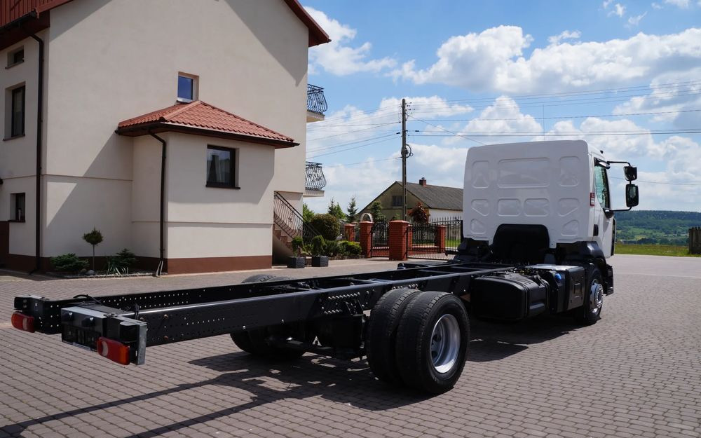 Renault RENAULT GAMA D 16.210 EURO 6 RAMA DO ZABUDOWY 16.000 KG VOLVO FL - Kamion sa golom šasijom i zatvorenom kabinom: slika 4 Renault RENAULT GAMA D 16.210 EURO 6 RAMA DO ZABUDOWY 16.000 KG VOLVO FL - Kamion sa golom šasijom i zatvorenom kabinom: slika 4