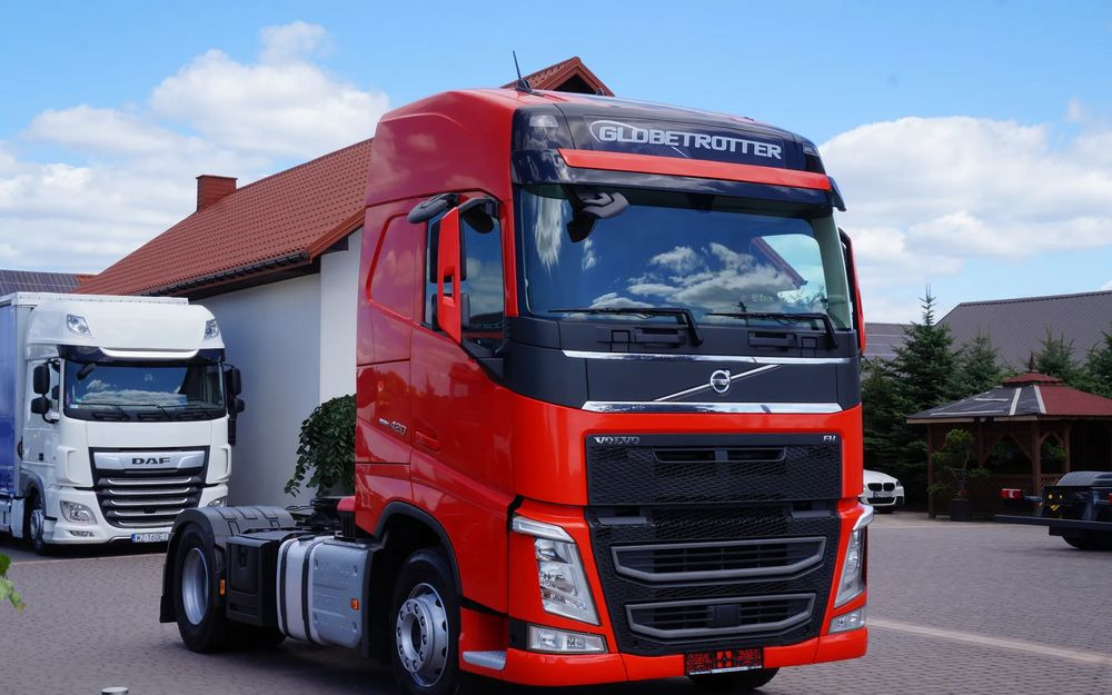 Volvo FH 4 EURO 6 GLOBETROTTER NISKI PRZEBIEG PEŁEN SERWIS - Tegljač: slika 2 Volvo FH 4 EURO 6 GLOBETROTTER NISKI PRZEBIEG PEŁEN SERWIS - Tegljač: slika 2