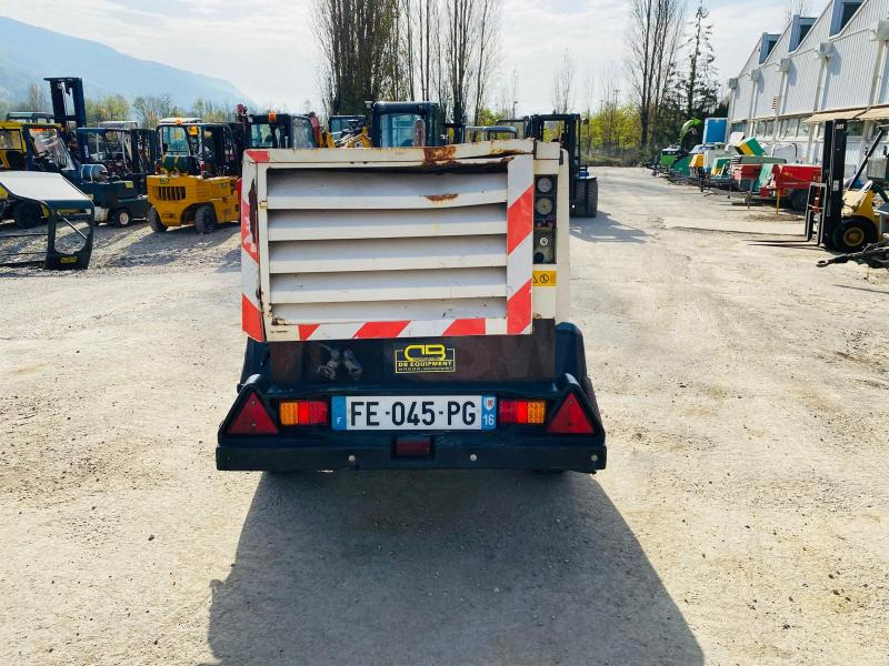 ATLAS COPCO XAS 56 Compresseur d'air sur roues - Kompresor za vazduh: slika 4 ATLAS COPCO XAS 56 Compresseur d'air sur roues - Kompresor za vazduh: slika 4