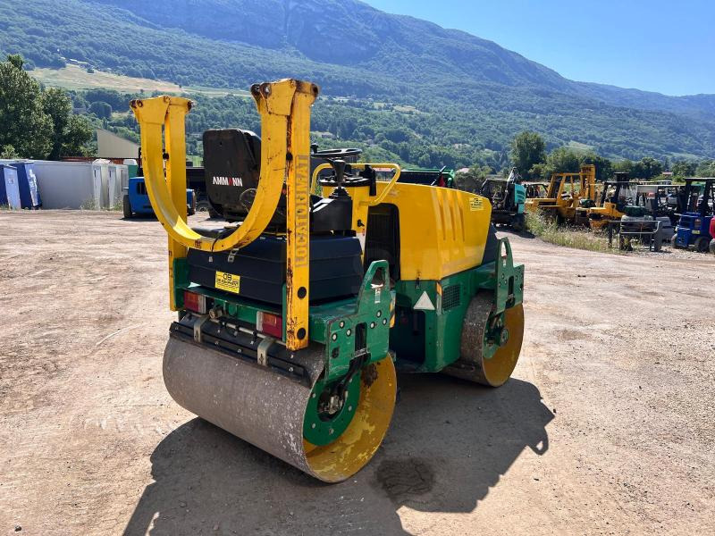 Ammann AV26-2 COMPACTEUR ROULEAU TANDEM VIBRANT ARTICULÉ - Valjak za puteve: slika 5 Ammann AV26-2 COMPACTEUR ROULEAU TANDEM VIBRANT ARTICULÉ - Valjak za puteve: slika 5