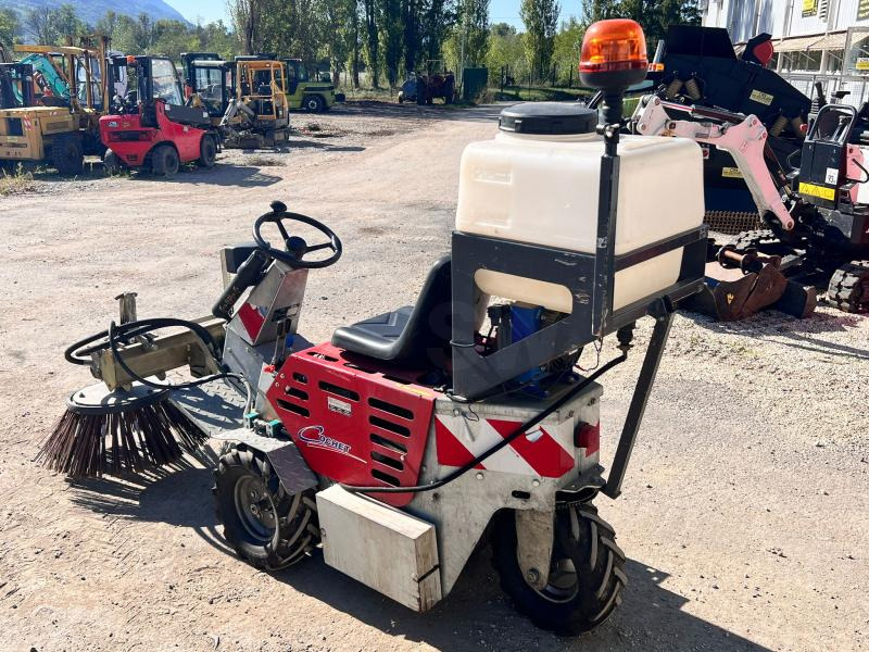 Cochet Balayeuse de désherbage automotrice Gecko (NET DE TVA) - Industrijska mašina za metenje: slika 3 Cochet Balayeuse de désherbage automotrice Gecko (NET DE TVA) - Industrijska mašina za metenje: slika 3