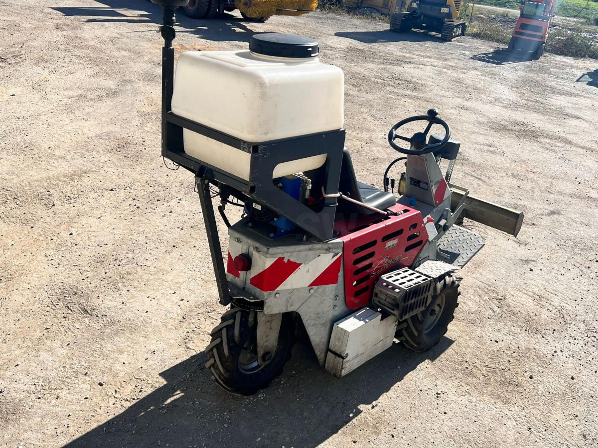 Cochet Balayeuse de désherbage automotrice Gecko (NET DE TVA) - Industrijska mašina za metenje: slika 4 Cochet Balayeuse de désherbage automotrice Gecko (NET DE TVA) - Industrijska mašina za metenje: slika 4