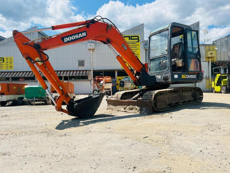 DOOSAN DH55 MINI PELLE 5T - Mini bager: slika 1 DOOSAN DH55 MINI PELLE 5T - Mini bager: slika 1