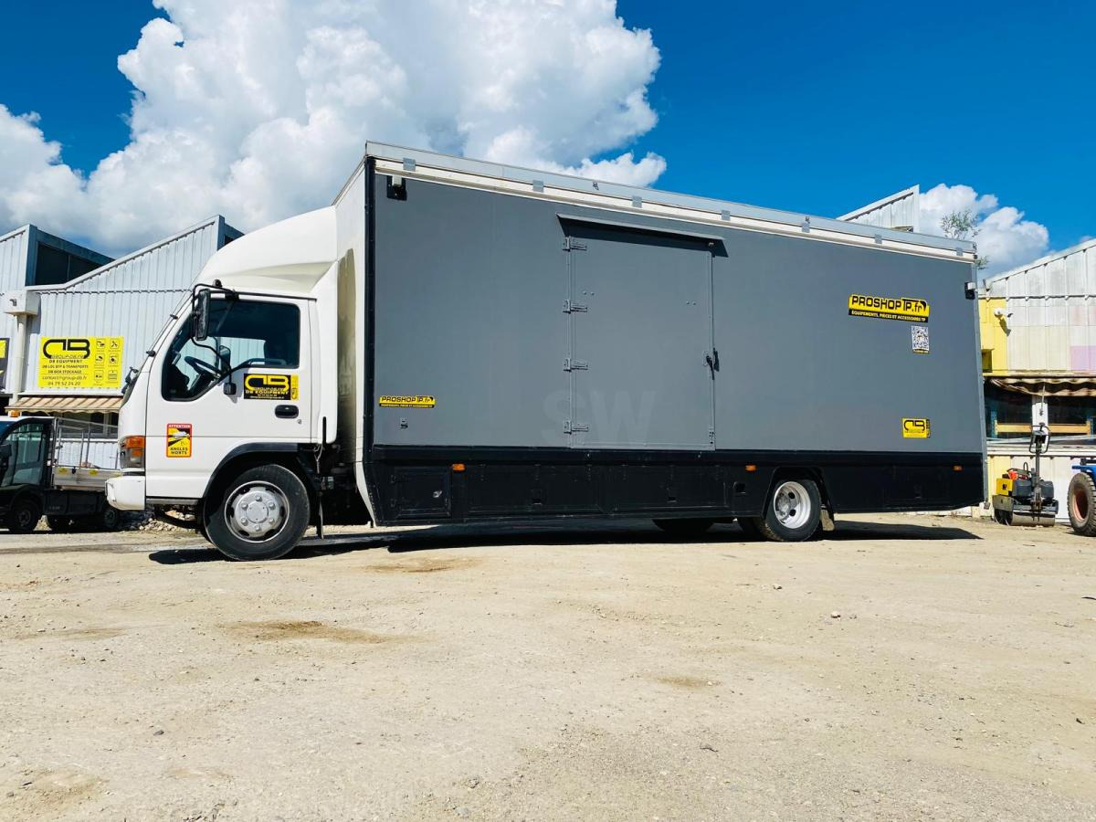 ISUZU Camion SÉRIE N AVEC 2 STRUCTURES CHAPITEAUX - Kamion sa zatvorenim sandukom: slika 2 ISUZU Camion SÉRIE N AVEC 2 STRUCTURES CHAPITEAUX - Kamion sa zatvorenim sandukom: slika 2
