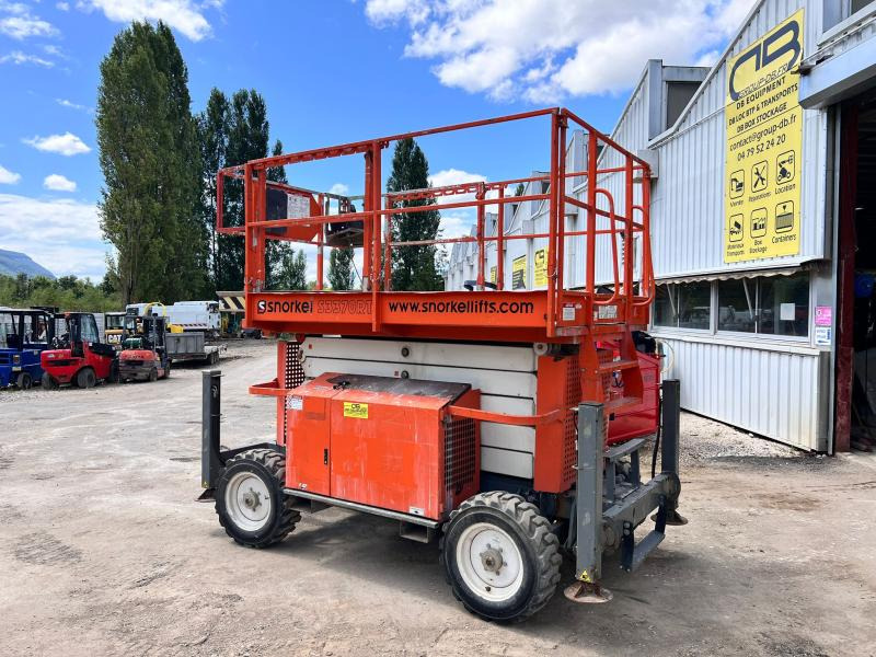 Snorkel S3370RT NACELLE CISEAUX 12M 4X4 DIESEL - Lift u obliku makaza: slika 2 Snorkel S3370RT NACELLE CISEAUX 12M 4X4 DIESEL - Lift u obliku makaza: slika 2