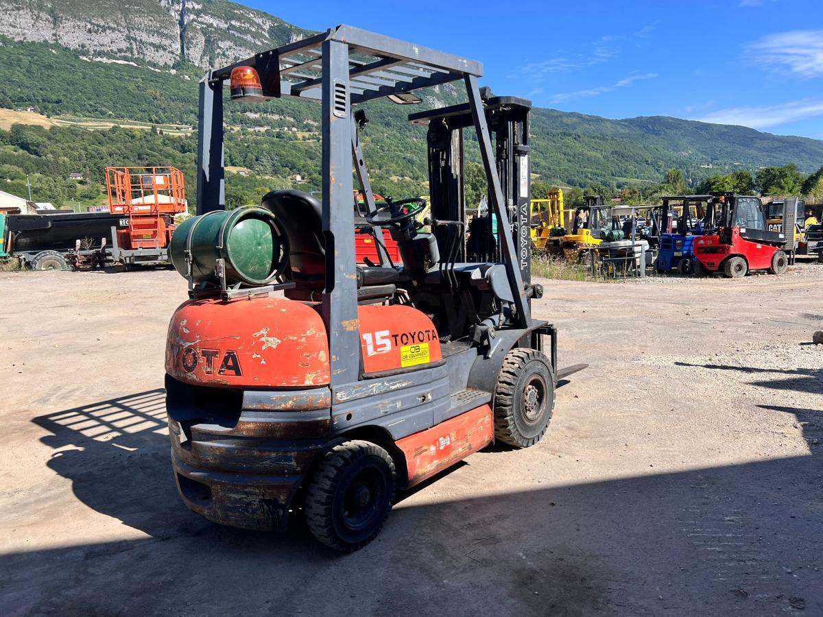 Toyota 426 FGF15 CHARIOT ELEVATEUR A GAZ 1,5T 4,3m - Gasni viljuškar: slika 3 Toyota 426 FGF15 CHARIOT ELEVATEUR A GAZ 1,5T 4,3m - Gasni viljuškar: slika 3