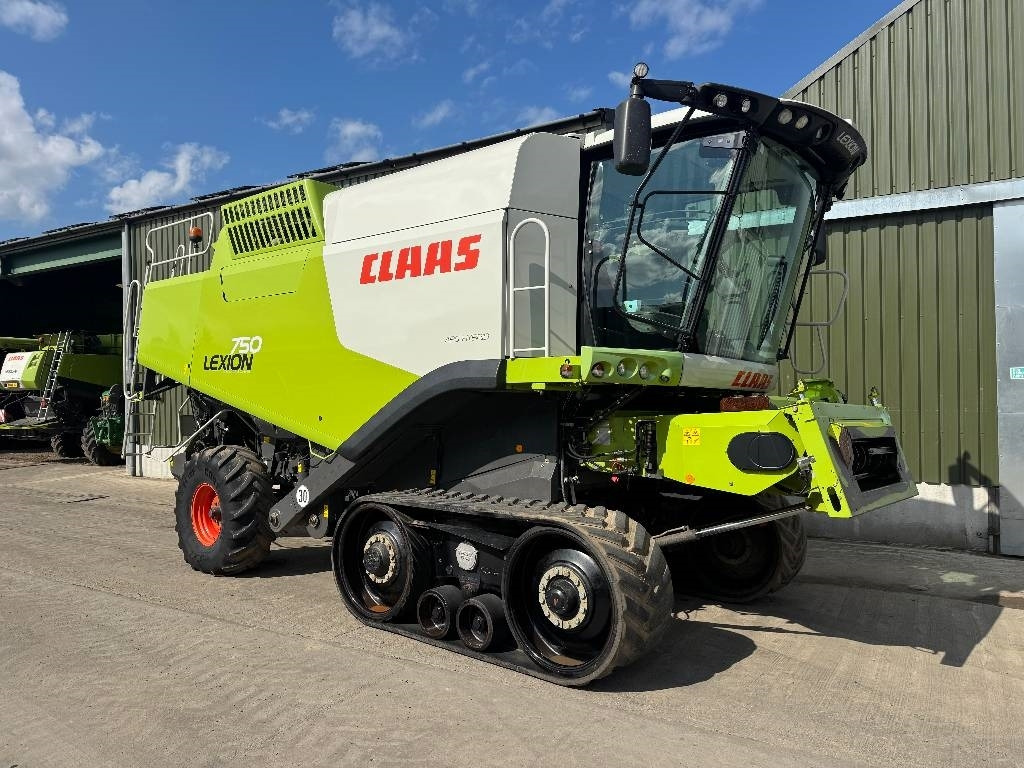 Claas Lexion 750TT APS Hybrid c/w V900 Header - Kombinovani kombajn: slika 3 Claas Lexion 750TT APS Hybrid c/w V900 Header - Kombinovani kombajn: slika 3