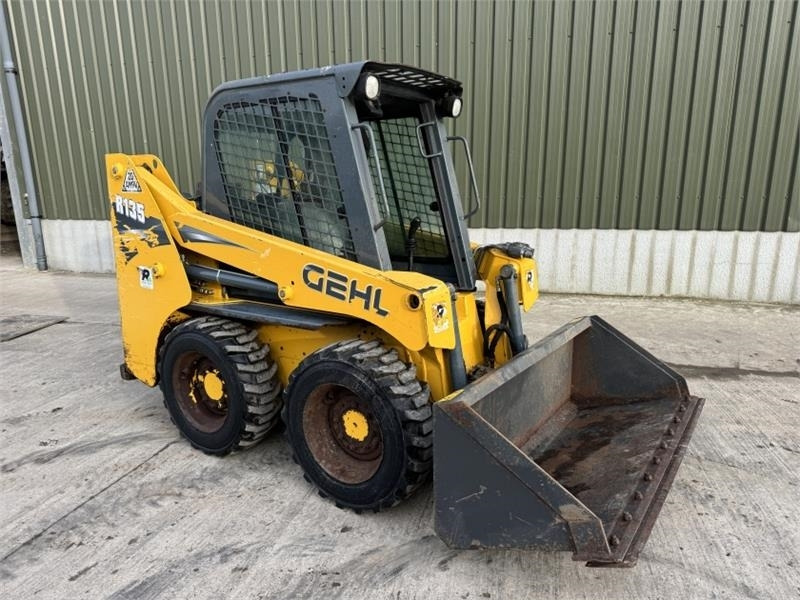 Gehl R135 Skid Steer - Mini utovarivač: slika 3 Gehl R135 Skid Steer - Mini utovarivač: slika 3
