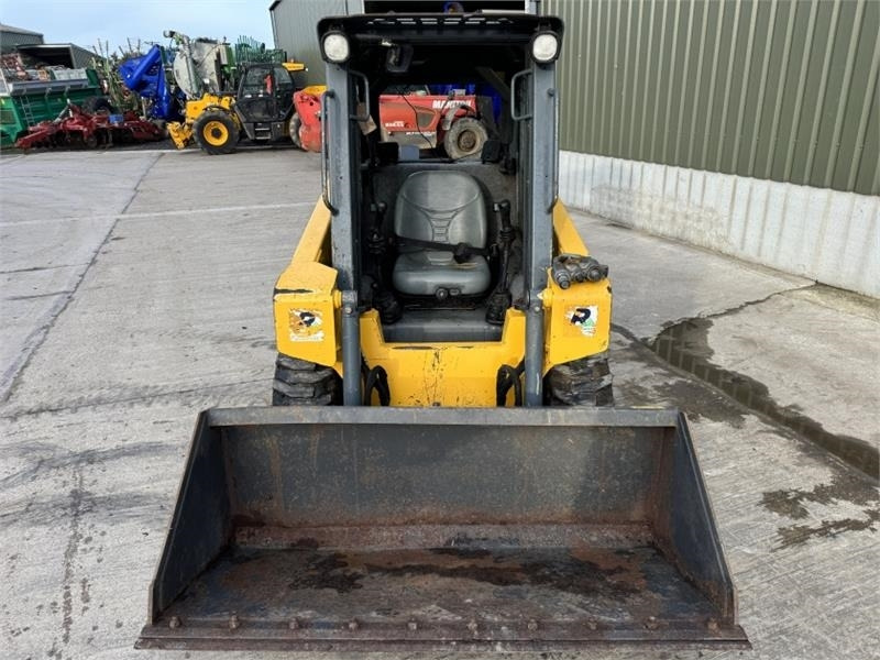 Gehl R135 Skid Steer - Mini utovarivač: slika 5 Gehl R135 Skid Steer - Mini utovarivač: slika 5