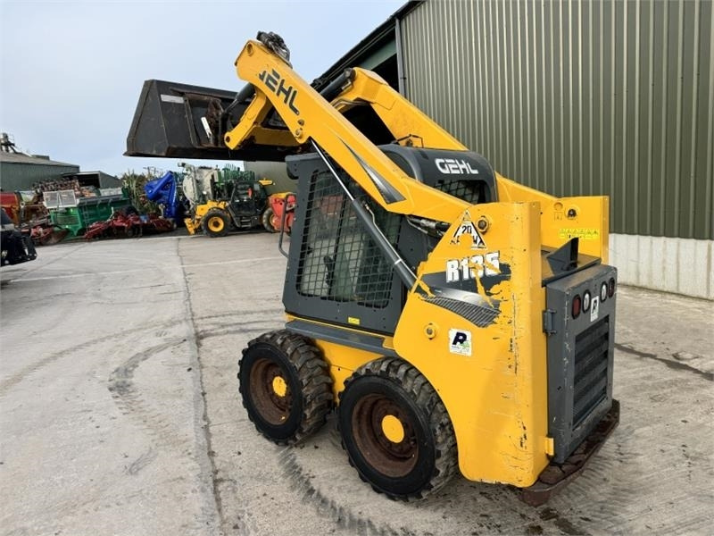 Gehl R135 Skid Steer - Mini utovarivač: slika 2 Gehl R135 Skid Steer - Mini utovarivač: slika 2