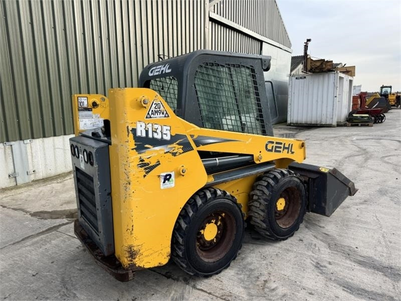 Gehl R135 Skid Steer - Mini utovarivač: slika 4 Gehl R135 Skid Steer - Mini utovarivač: slika 4