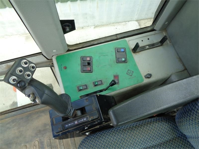 Househam Imp 28/24 M Self-Propelled Sprayer *Video Below* - Prskalica montirana na traktor: slika 5 Househam Imp 28/24 M Self-Propelled Sprayer *Video Below* - Prskalica montirana na traktor: slika 5