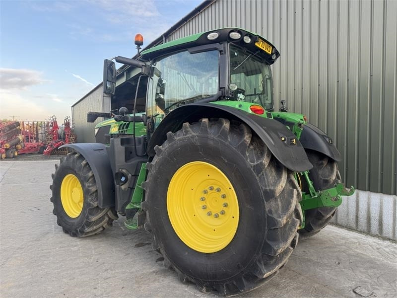 John Deere 6215R Command Pro **Ultimate Edition**Front PTO** - Traktor: slika 2 John Deere 6215R Command Pro **Ultimate Edition**Front PTO** - Traktor: slika 2