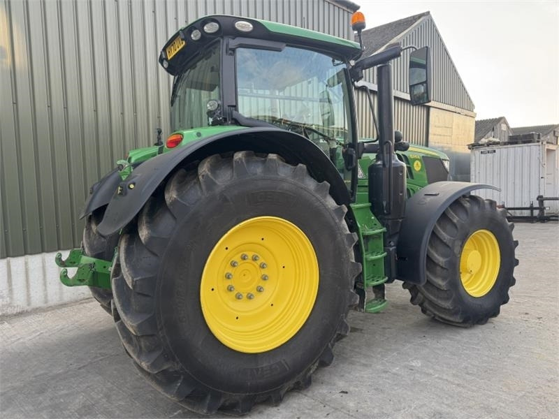 John Deere 6215R Command Pro **Ultimate Edition**Front PTO** - Traktor: slika 4 John Deere 6215R Command Pro **Ultimate Edition**Front PTO** - Traktor: slika 4