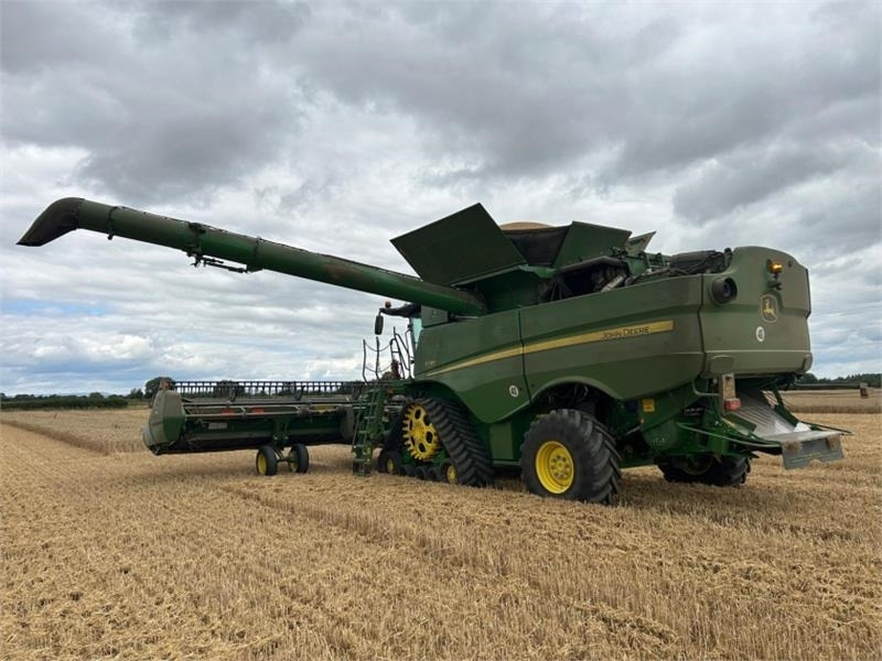 John Deere John Deere S785 4WD c/w 735D Header **Video Below* - Dodatak za kombajn: slika 3 John Deere John Deere S785 4WD c/w 735D Header **Video Below* - Dodatak za kombajn: slika 3