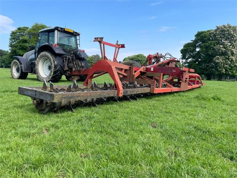 K-Two K-Two AE-RO II 9.6 Meter Grassland Aerator - Oprema za prevrtanje i razlaganje: slika 4 K-Two K-Two AE-RO II 9.6 Meter Grassland Aerator - Oprema za prevrtanje i razlaganje: slika 4