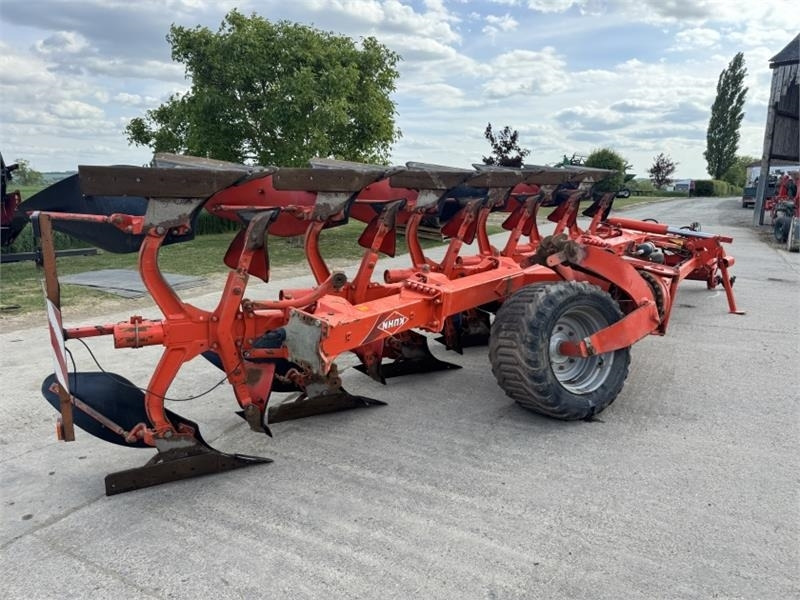 Kuhn Kuhn VT1180M6H 5+1 Semi Mounted Plough - Plug: slika 2 Kuhn Kuhn VT1180M6H 5+1 Semi Mounted Plough - Plug: slika 2